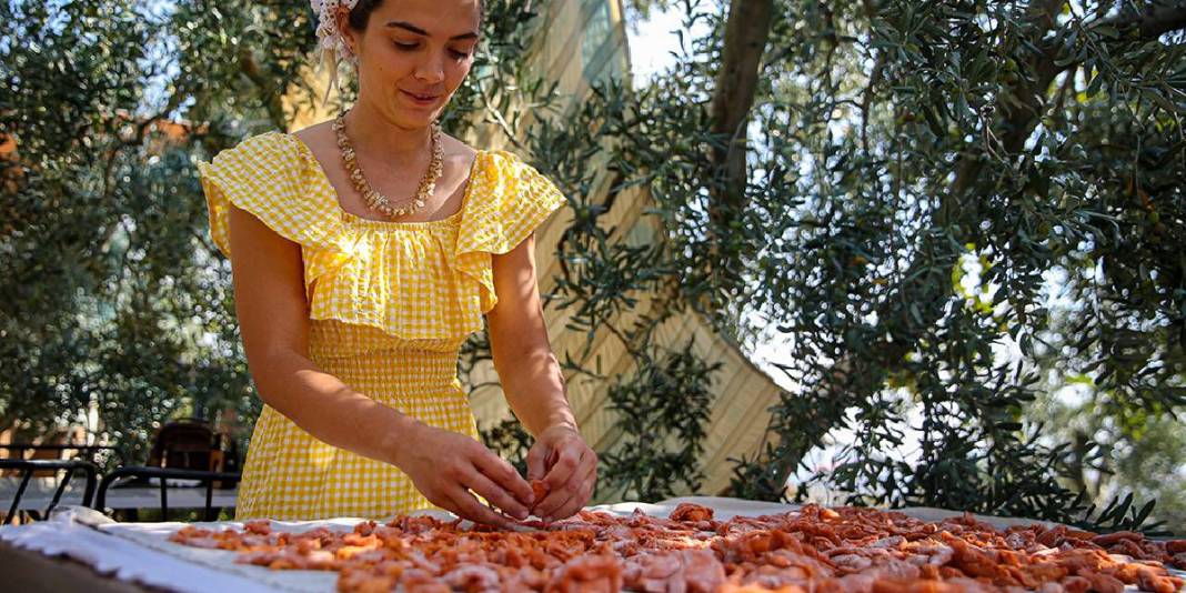 Eşiyle birlikte “Herkese olağanüstü” gelen işi yapıyor! Doğal ve katkısız üretim: Genç yaşta üretiyor, tüm Türkiye’ye satıyorlar 5